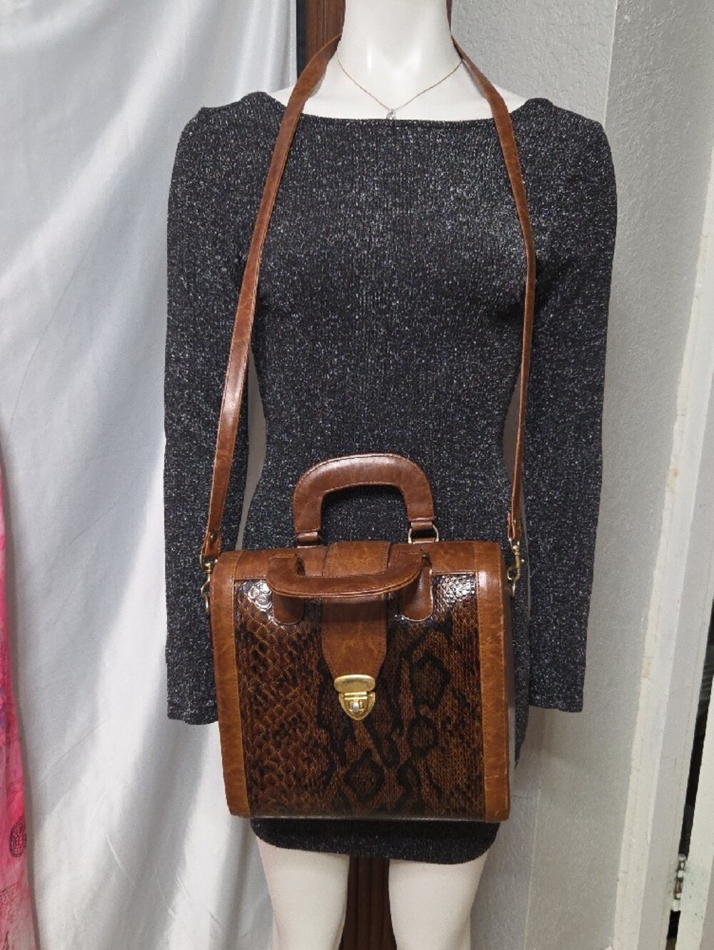 Vintage-Inspired Brown Leather Snake-Print Crossbody Satchel 10 X11 - Picture 3 of 6